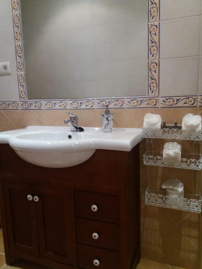 Antequeruela Tourists Home โตเลโด ภายนอก รูปภาพ